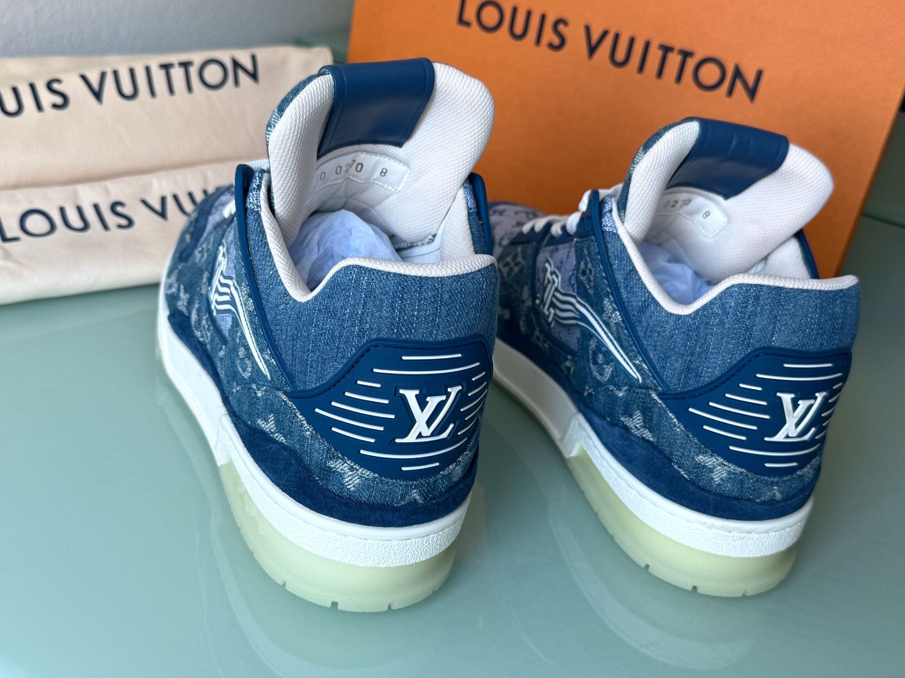 Louis Vuitton Herrenschuhe: LOUIS VUITTON Eclipse Monogramm Low Top Sneakers 42.5 NEUE – Neu (gemäss Beschreibung) aus Kreuzlingen von kruezbiz 2