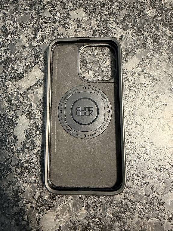 Topcase: Quadlock Iphone 13 Pro – Gebraucht aus Kehrsatz von yue_6bxp 1