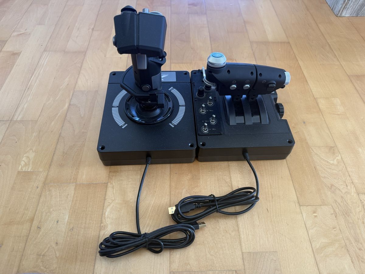 Logitech Manettes: Logitech X56 Hotas – Neuf (Voir description) à Altstätten SG par jas_s9fk