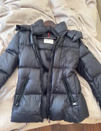 Doudoune Moncler noire avec capuche état correct