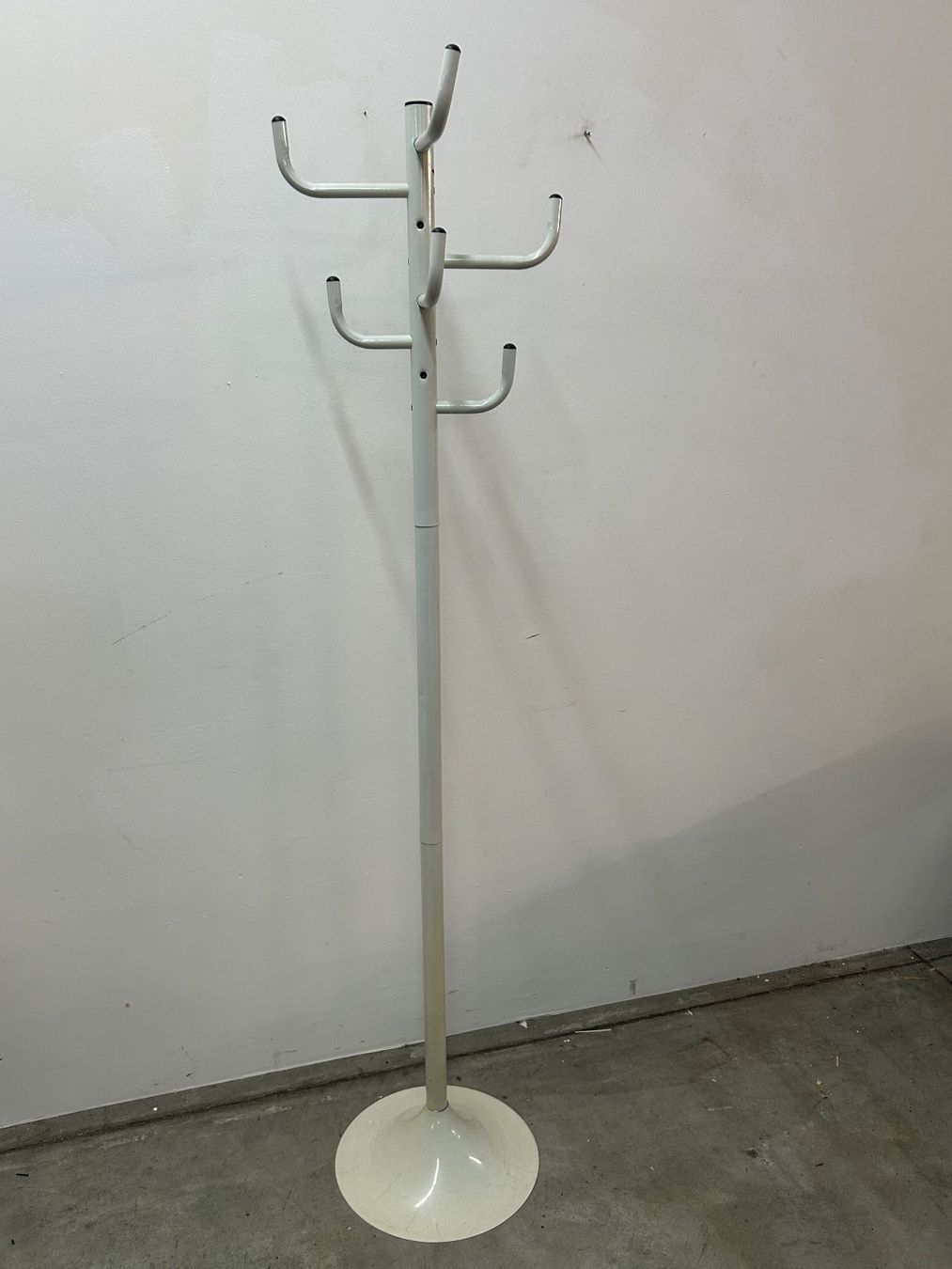 Porte manteau: Kleiderständer Metall zerlegbar – D'occasion à Zürich par Levelart
