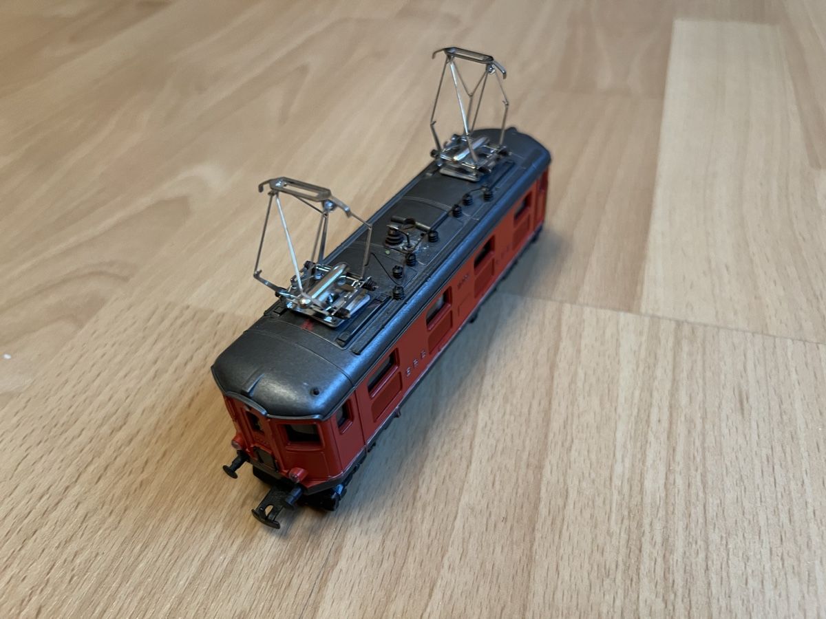 Kleinbahn Modellini di ferrovie: Kleinbahn Lokomotive SBB rot – Usato da Gisikon venduto da ram_78bx 4