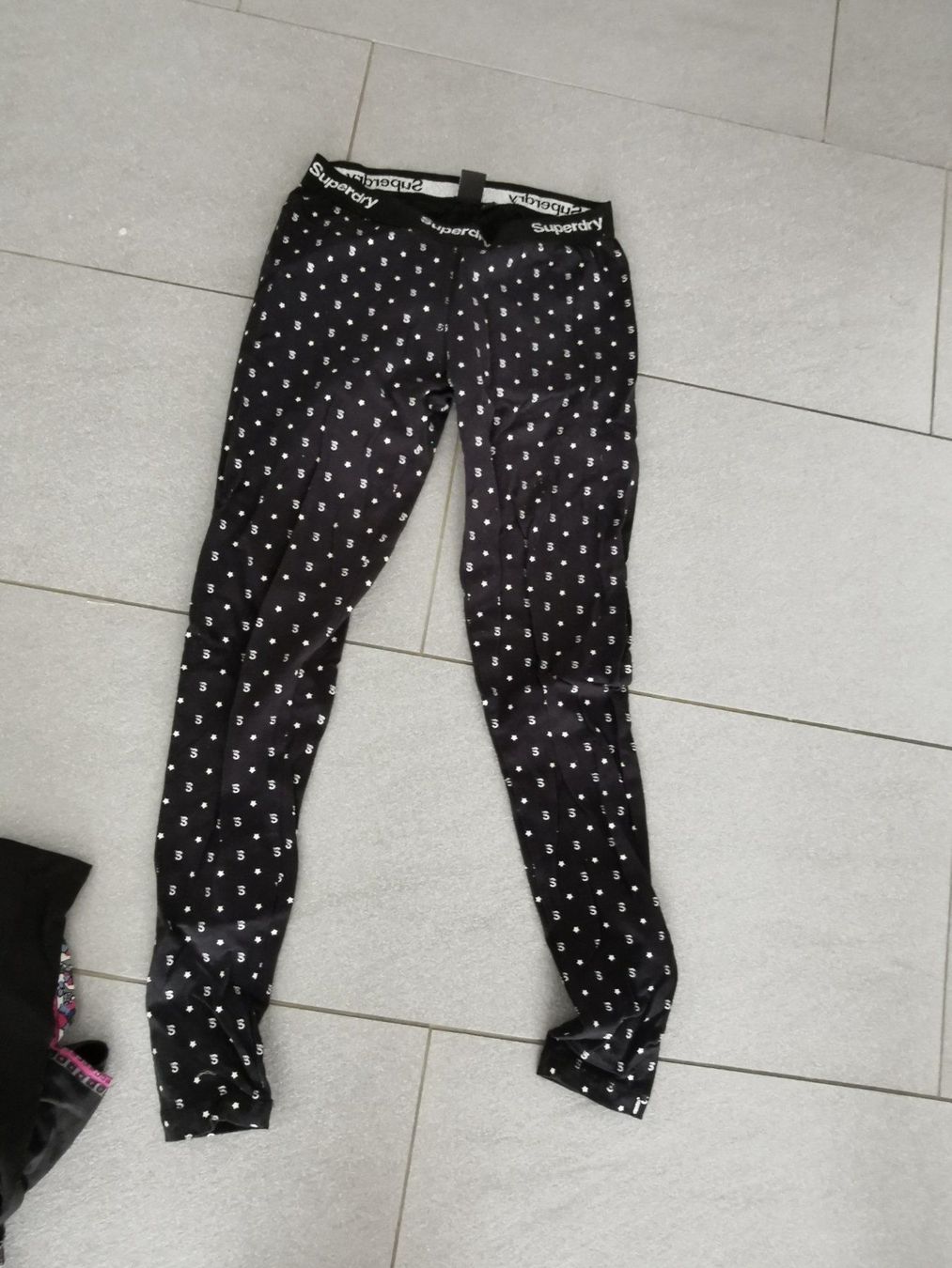 Leggings: Superdry Leggins mit Glitzer – Usato da Luzern venduto da larissa_n