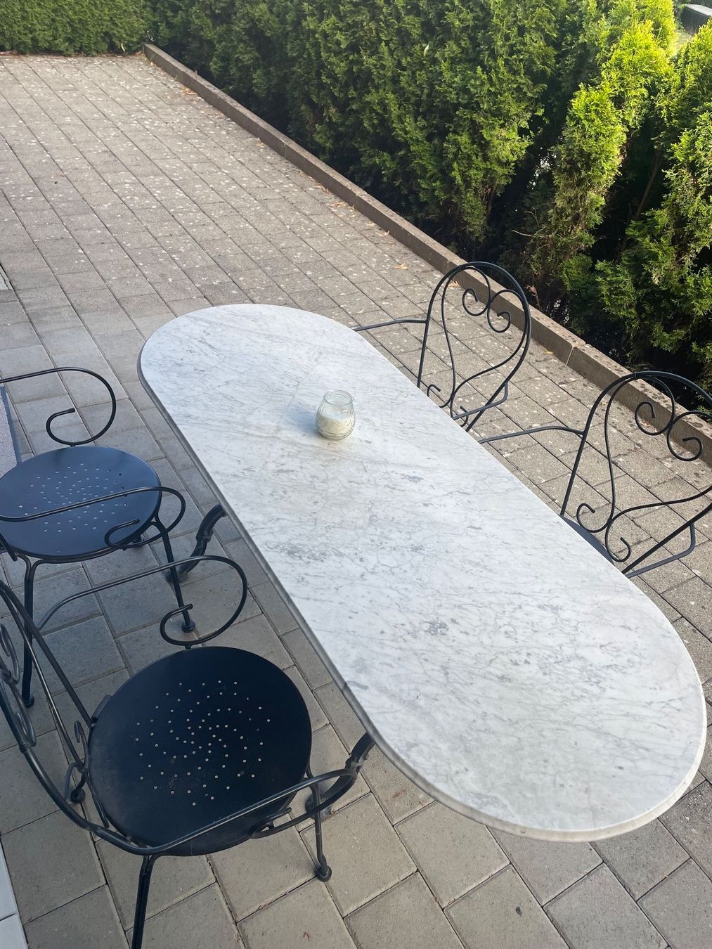 Tavoli: Bistrotisch Marmor, oval, Eisen Untergestell – Usato da Neerach venduto da Asi20 1