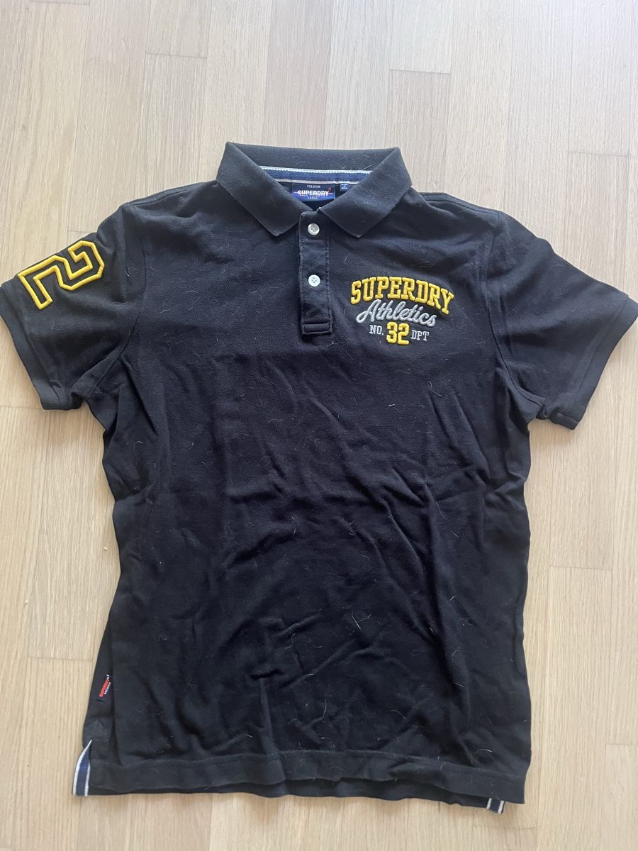 Superdry Polos: Polo Superdry – D'occasion à Vevey par emi_m2vr 1