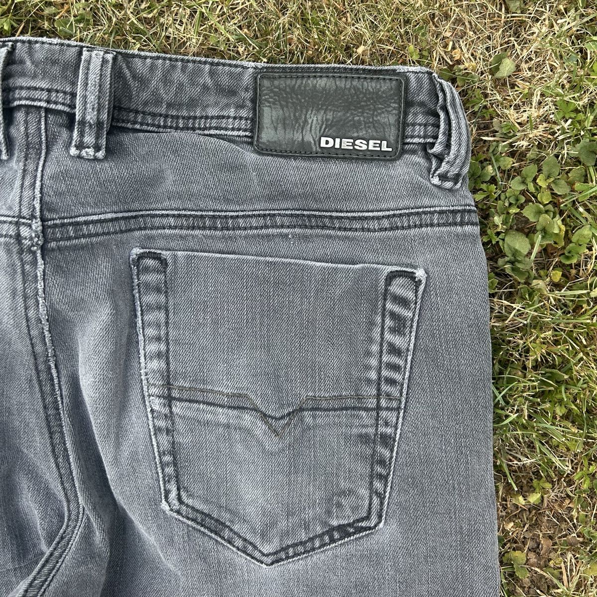Diesel Jeans: Y2K Diesel Viker straight Jeans  – D'occasion à brent par fukusapes 5