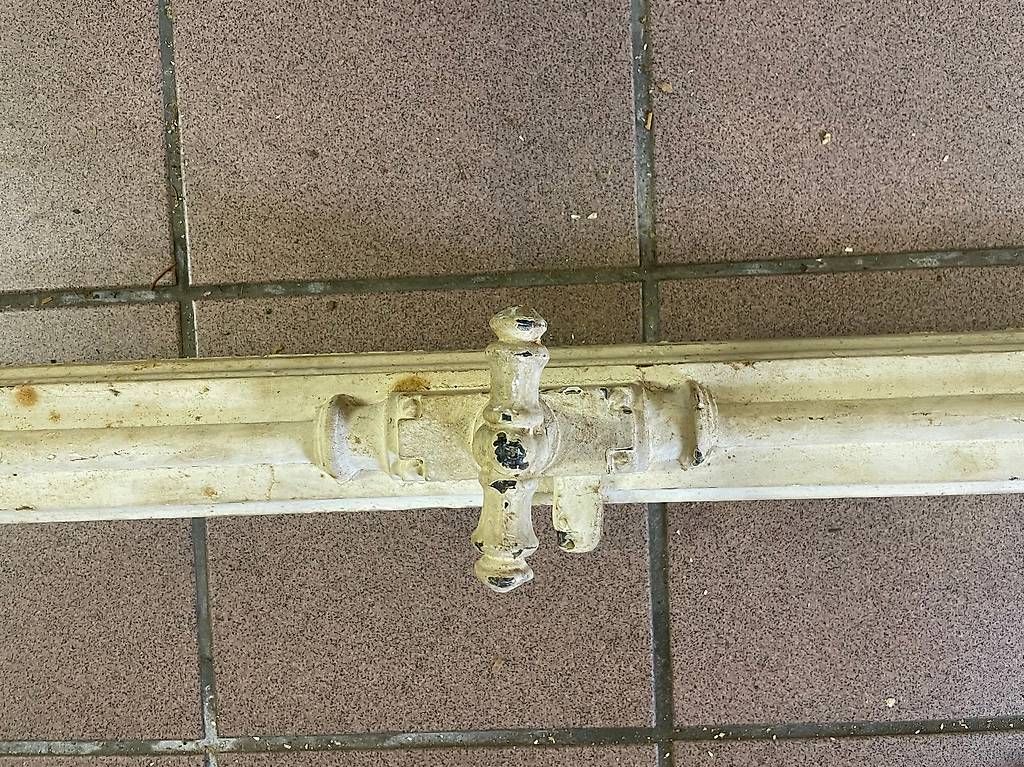 Ferramenta: Alte Fensterbeschläge – Usato da Rümlang venduto da toys4bigboys0 2