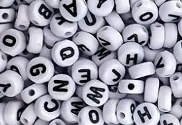 Perlen / Bastelperlen Buchstaben schwarz / weiss