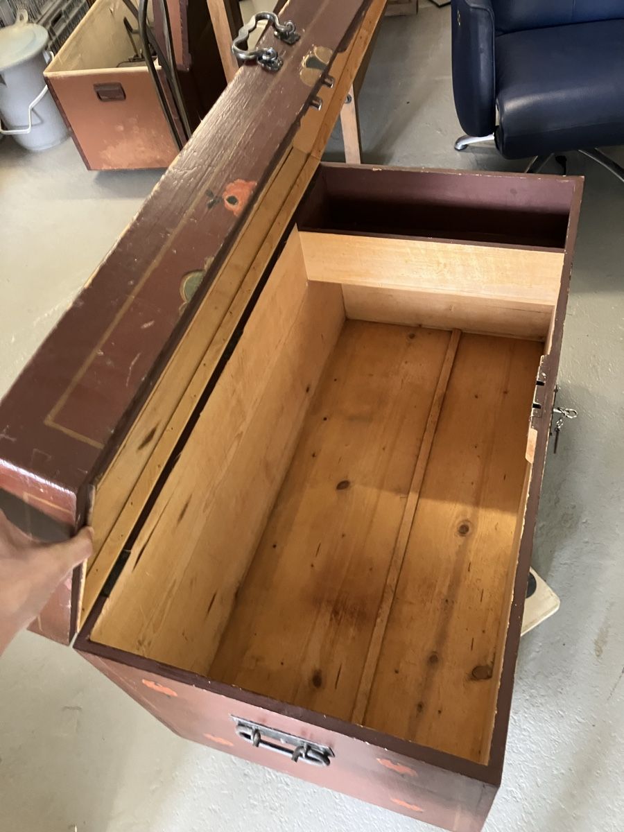 Cassapanche: Alte / antike Holztruhe – Usato da Aarburg venduto da Wendepunkt_Fundgrube 3