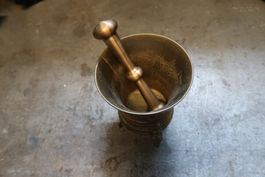 Mörser mit Stößel – „Amor Vincit Omnia 1771“ – 2 kg / 11 cm