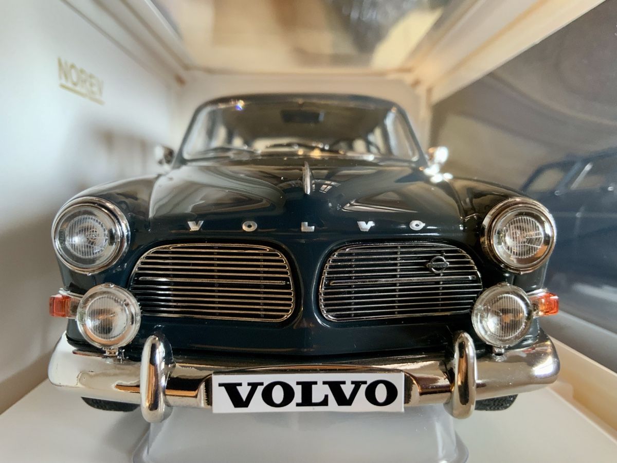 Volvo Modellini d'auto: VOLVO AMAZON KOMBI 1966 GRAU MASSSTAB 1:18  – Nuovo e nell'imballaggio originale da Erlenbach i. S. venduto da MB-Next-Level 3