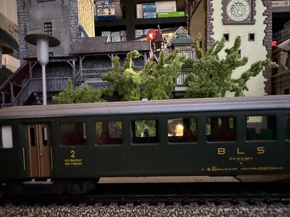 Hag Modellini di ferrovie: HAG BLS Personenwagen 2. Kl. – Usato da Lupsingen venduto da New-Haven 1