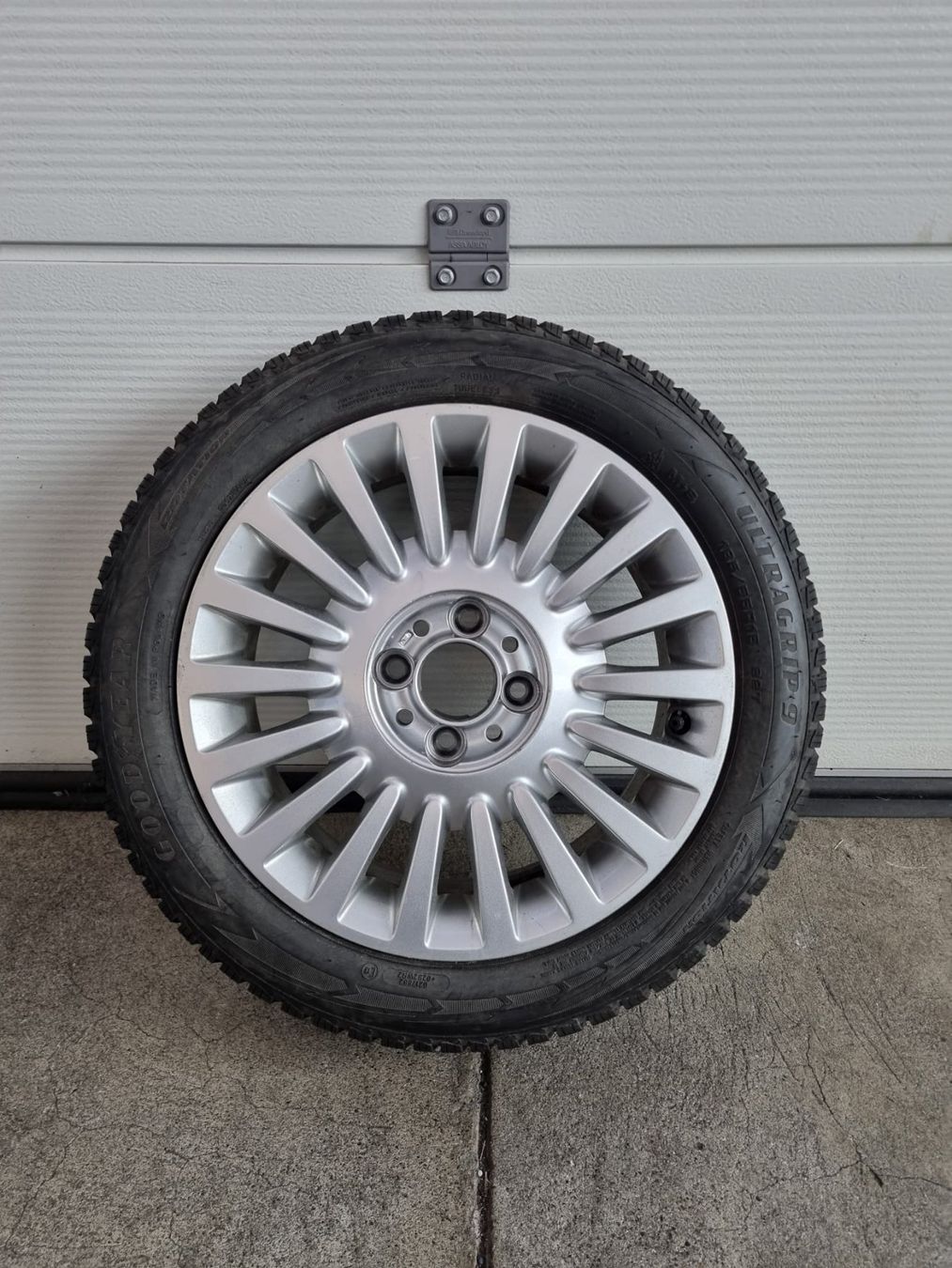 Fiat Pneus & Roues: Fiat 500 Winterräder – D'occasion à Kirchdorf AG par Cartastic_AG 1