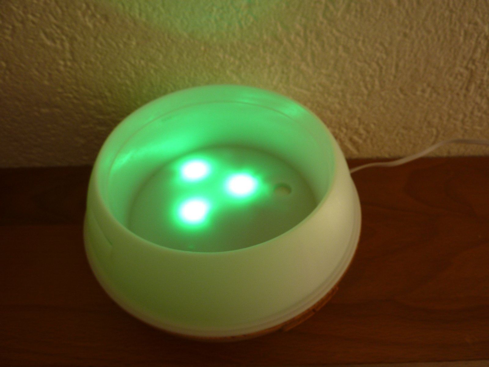 Diffusori di oli essenziali: Aroma-Diffusor & Luftbefeuchter PrimaVista  Holz-Optik LED – Usato da Hochfelden venduto da swissice 4