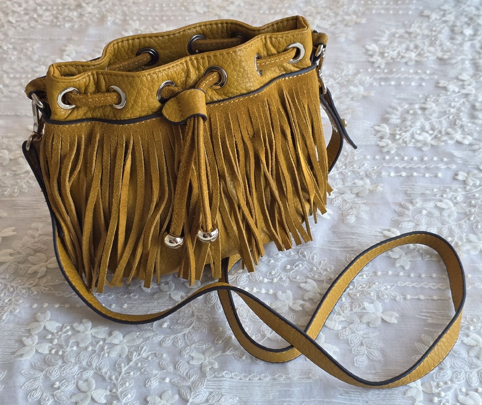 Zara Borse da donna: Zara Basic Fransen-Tasche, Senffarben, Top Zustand ! – Nuovo (secondo la descrizione) da Rheinsulz venduto da Gilea