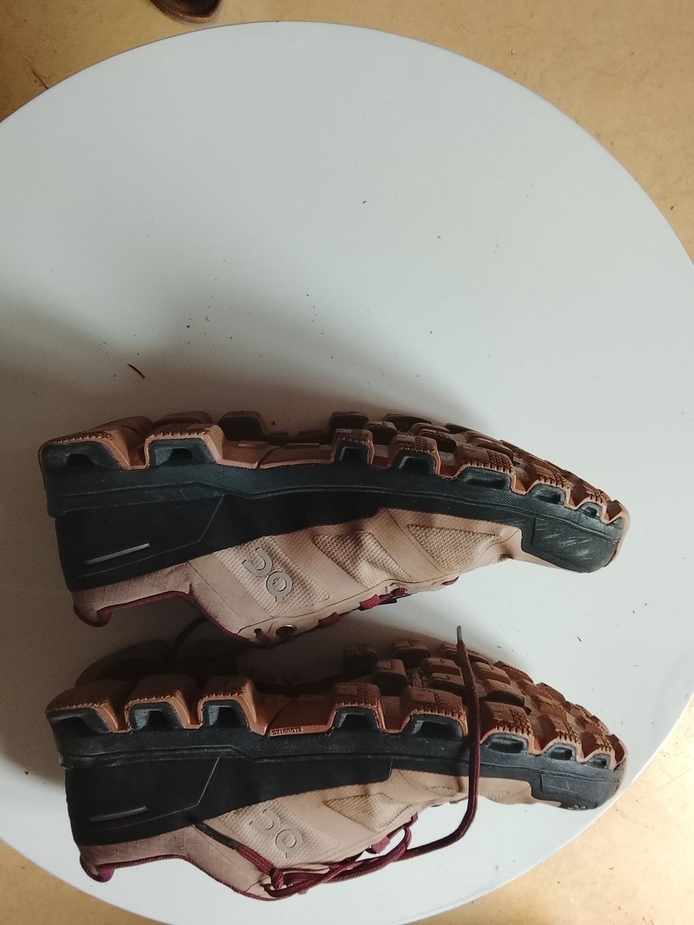 On Scarpe da donna: ON Cloudventure WP Trailrunningschuh Damen Gr. 40 – Usato da Lenzerheide/Lai venduto da yvo_qjr8 3