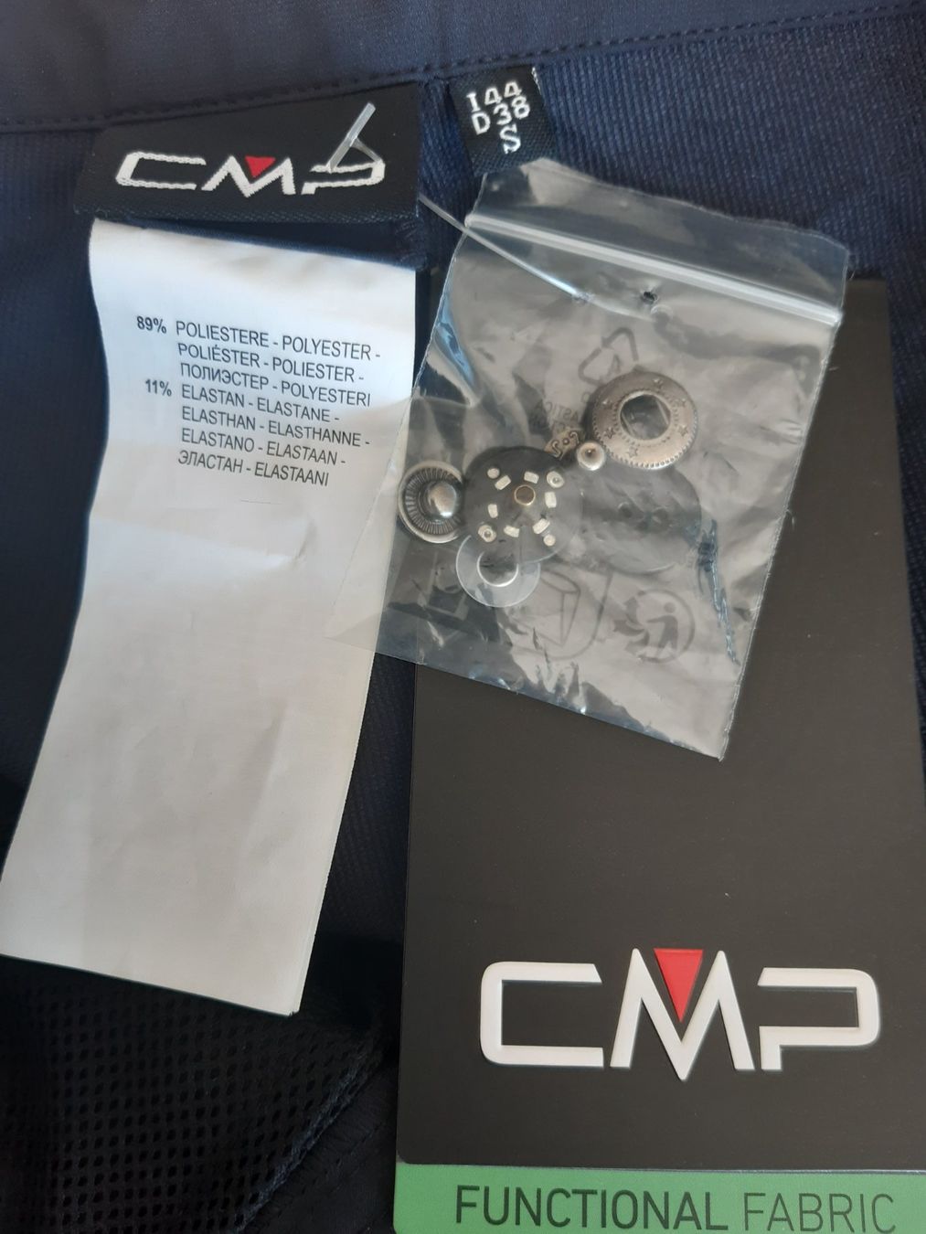 CMP Pantalons: CMP shorts Grösse 38 inkl. Gurt – Neuf (Voir description) à Aarwangen par Anflolu66 2