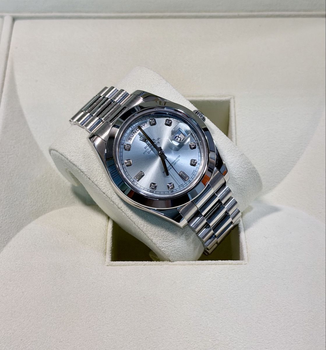 Rolex Orologi: Rolex Daydate 41 Platin Baguette-Diamonds – Usato da Zürich venduto da WATCHROOM 3
