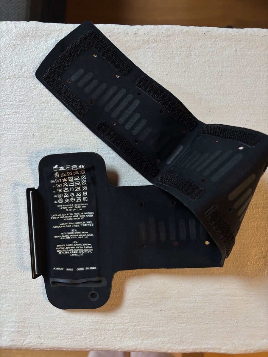 Nike Altro in Bricolage: Nike Sportarmband – Usato da Stallikon venduto da Rsiri 1