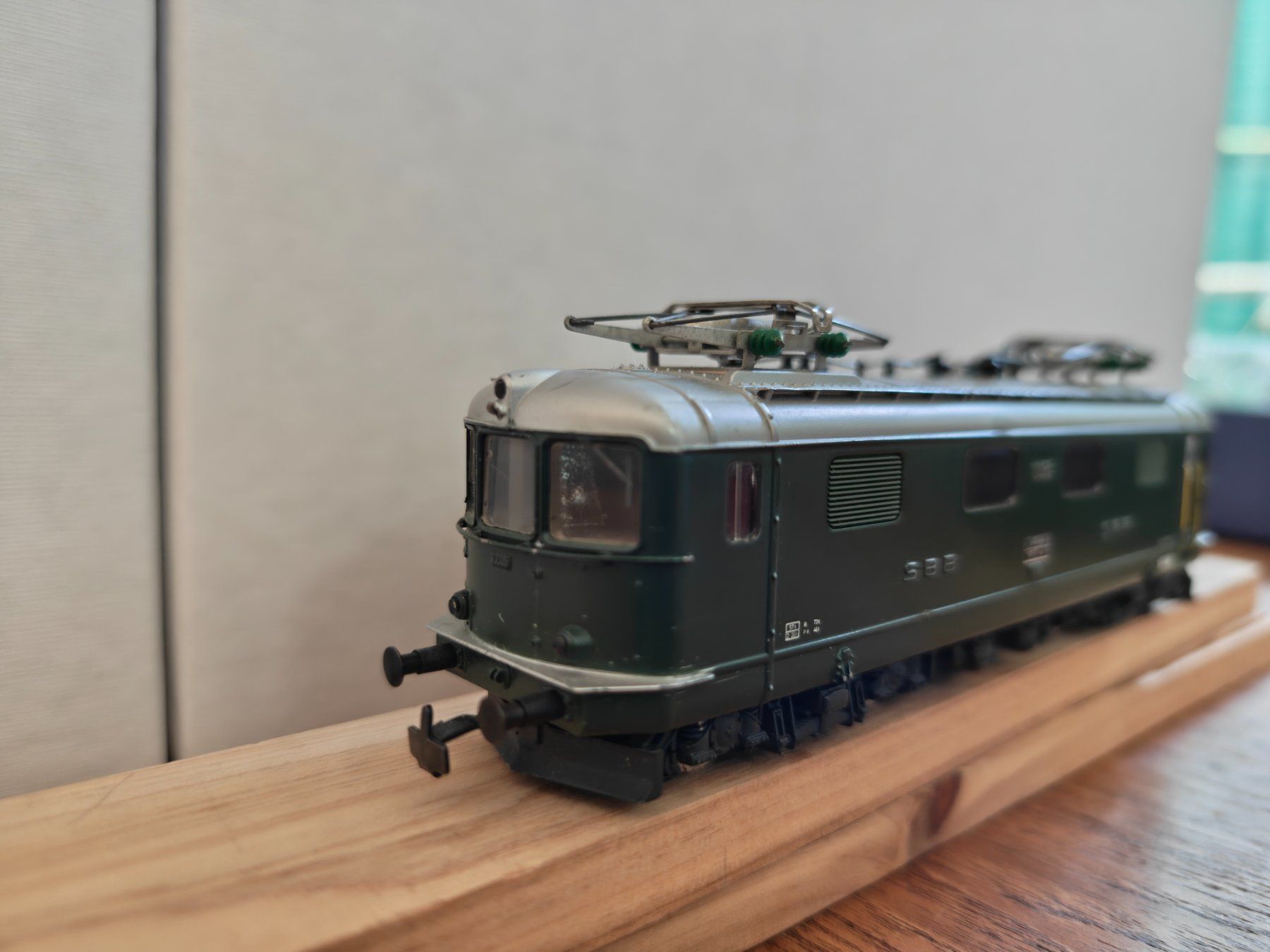 Hag Modelleisenbahnen: Hag 221 Re 4/4 I, analog – Gebraucht aus Bern von JGBahn 1