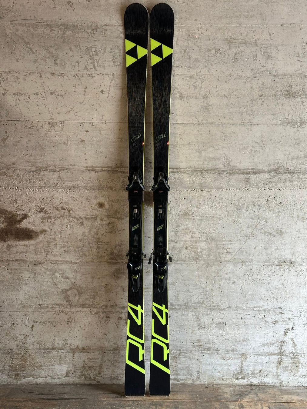 Fischer Skis: Fischer RC4 Ski 180CM – D'occasion à Emmenbrücke par karkarkar