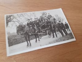 SCHWIIZER MANNE DAZUMAL - VEREINS UMZUG mit KUTSCHE