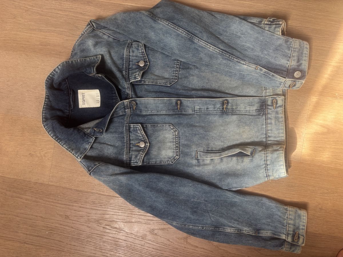 Esprit Giacche: Esprit jean jacket, size M/L  – Nuovo (secondo la descrizione) da Founex venduto da mbaumann83 2