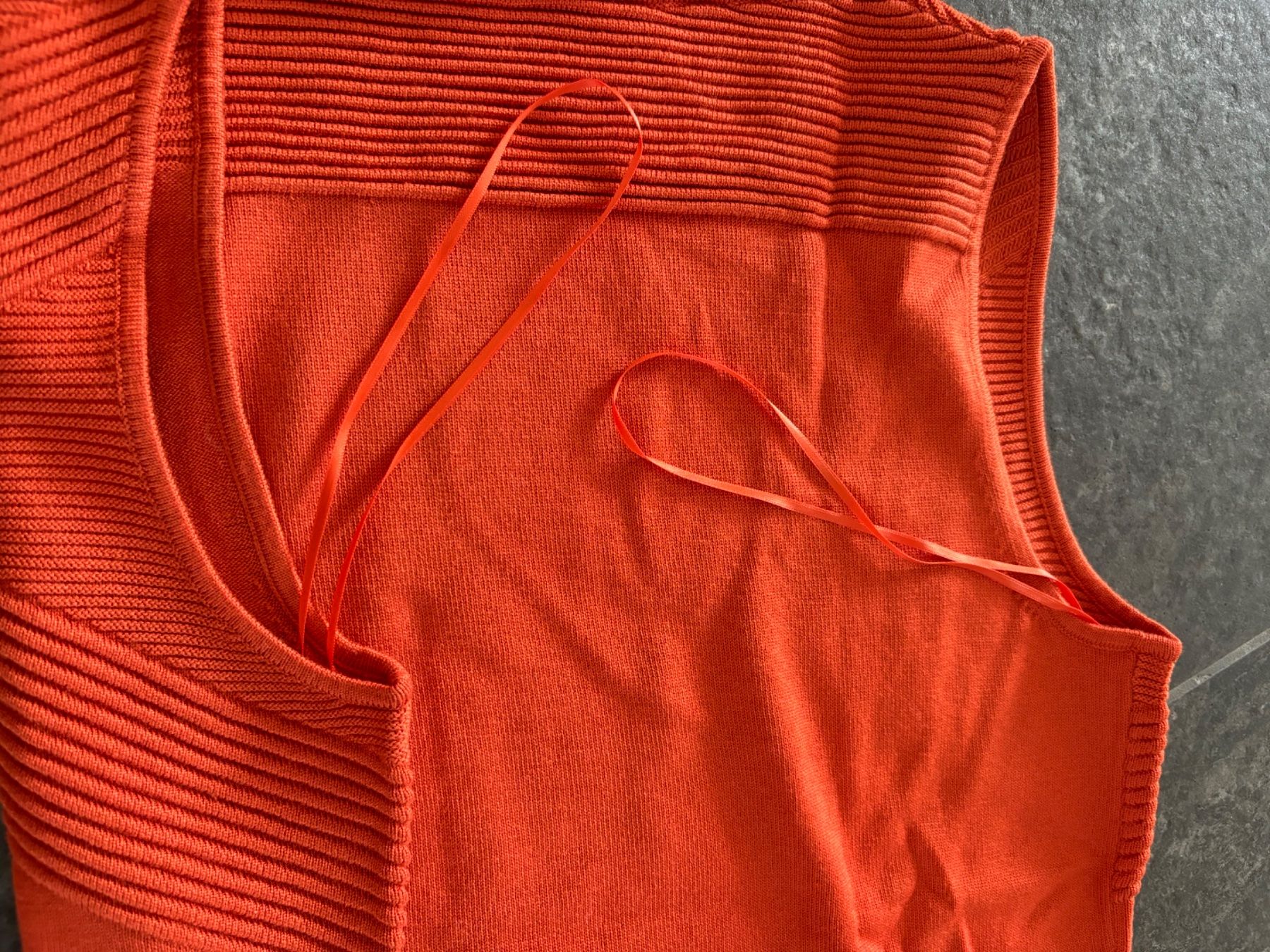 Comma Pullover & Sweatshirts: wunderschöner ärmelloser oranger Pullover - comma - Gr. 36 – Gebraucht aus Stadel von Chanel_5 3
