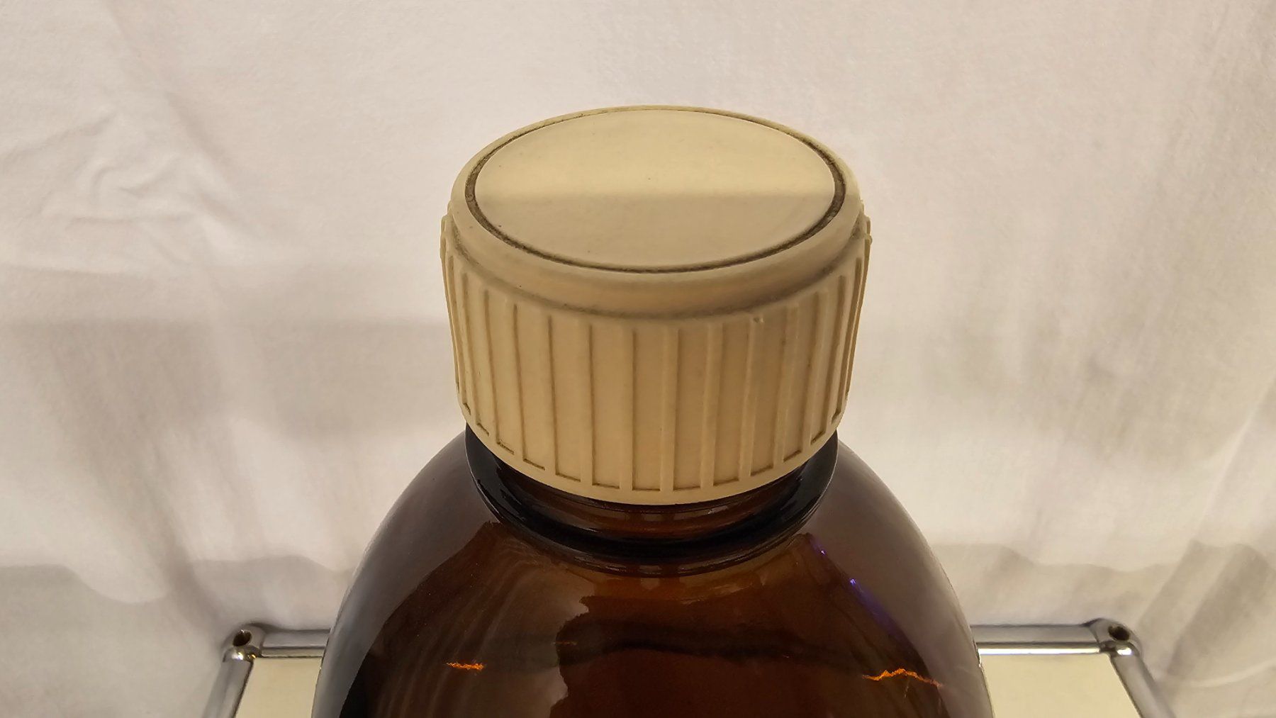 Tutte le decorazioni: Apotheke, wunderschöne braune Glasflasche 250cl – Usato da Zürich venduto da Bobesfee 8