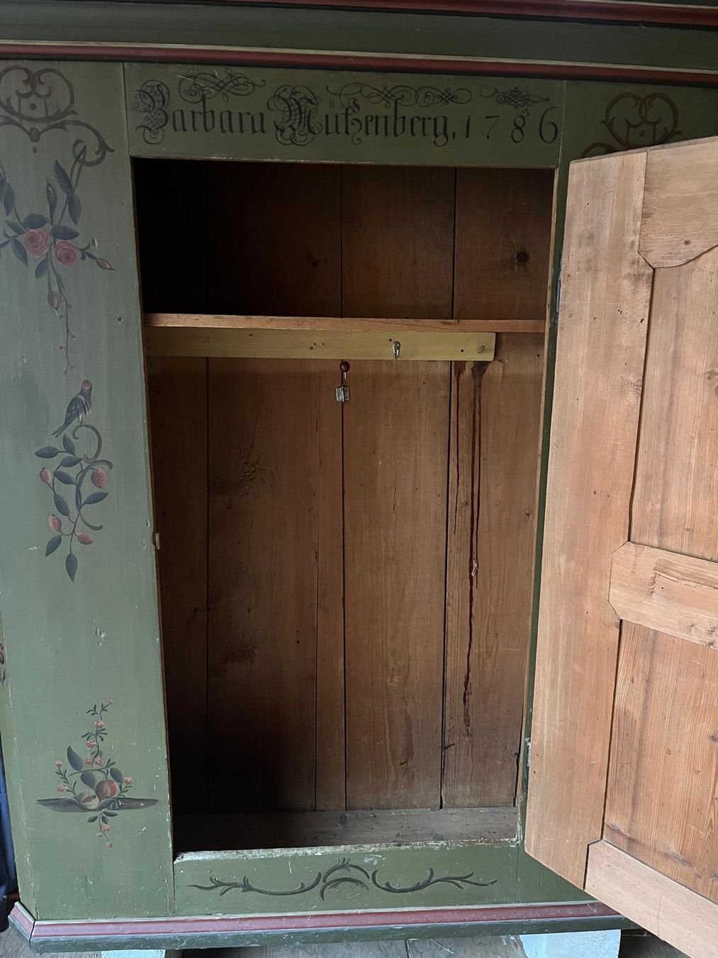 Armadi: Schrank Antiquität – Usato da Zürich venduto da SA8046 2