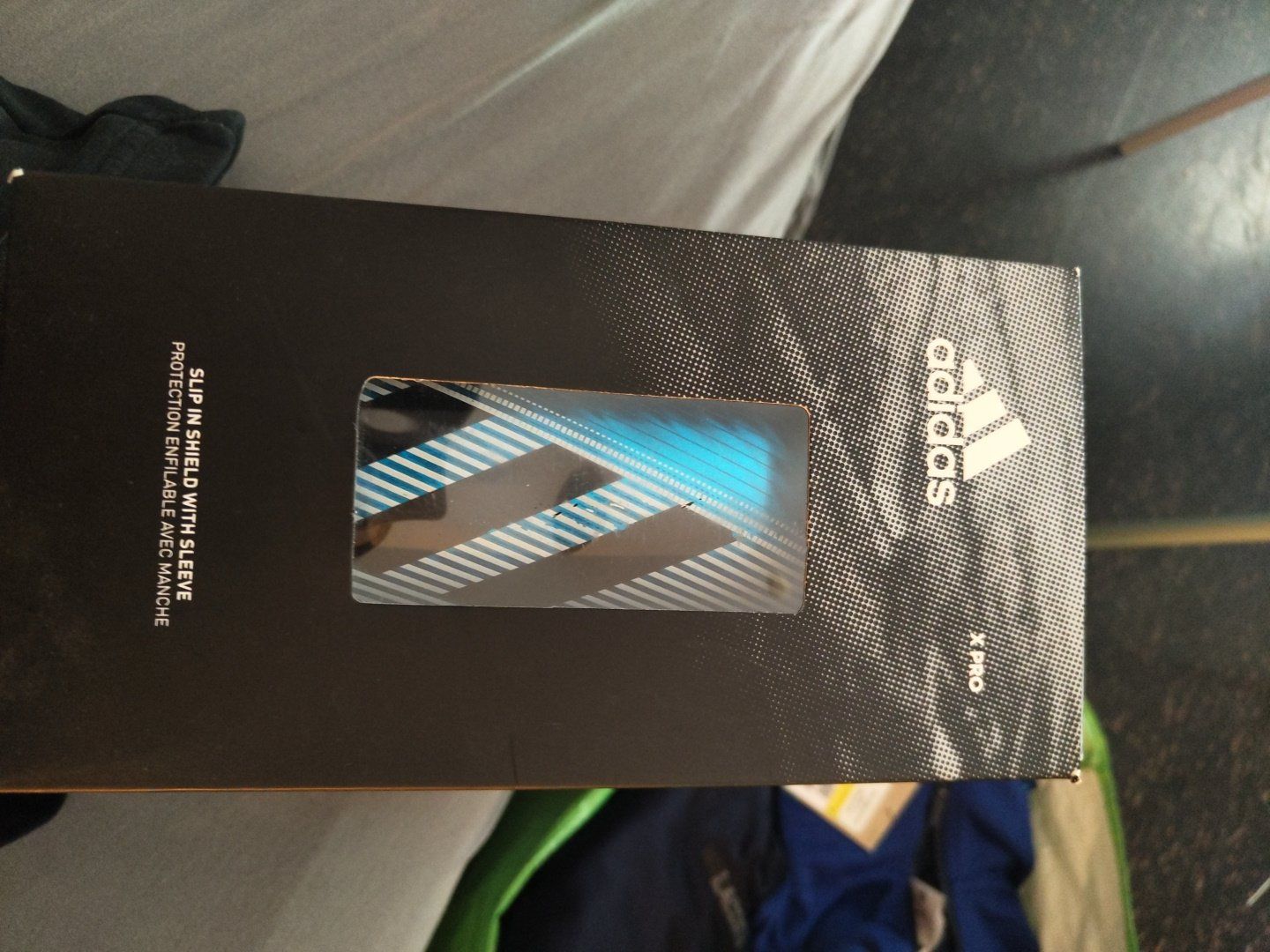 Schutz & Schoner: Adidas Schienbeinschoner – Neu und originalverpackt aus Basel von sos_kzg6