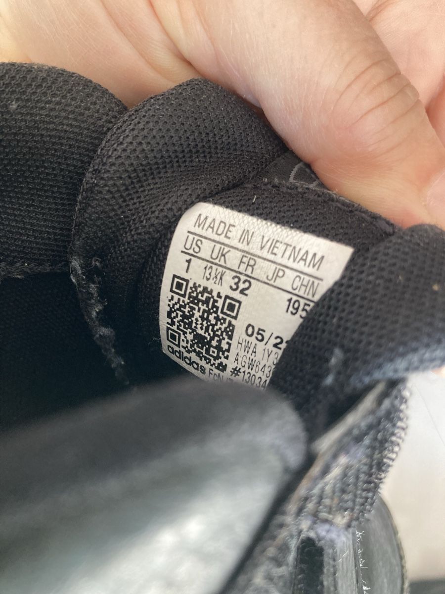 Adidas Chaussures garçon: Turnschuh Adidas 32 – D'occasion à Amden par Karplusan 4