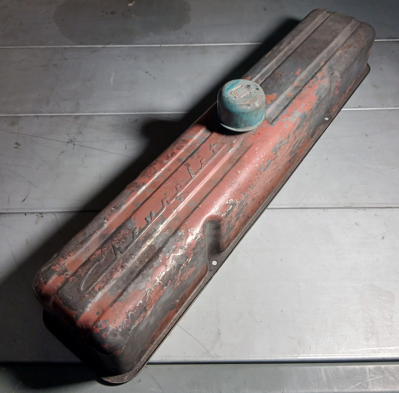 Chevrolet Tutti pezzi di ricambio auto: Cache soupapes Chevrolet 6 cylindres 1950 – Usato da la heutte venduto da Auto-stock