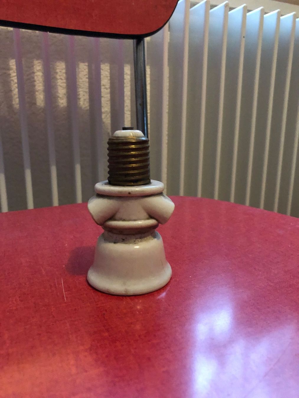 Lampade: Lampenfassung mit Doppelstecker, antik – Usato da Niederurnen venduto da Guste
