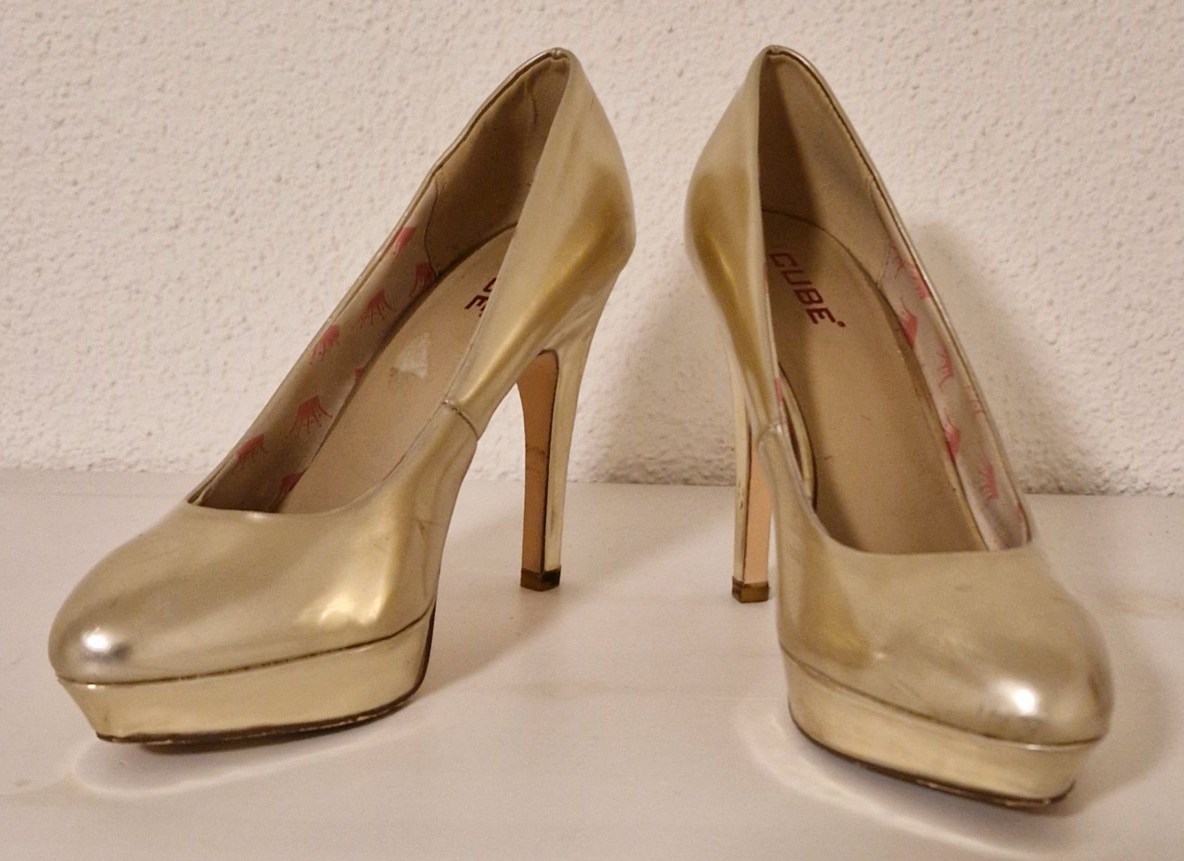 Cube Scarpe da donna: goldene High Heels, CUBE, Gr. 38 – Usato da Menziken venduto da chs_xd76