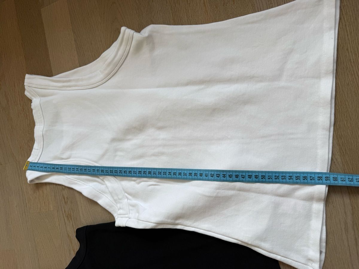 Top: 2 Basic Tank Tops, Grösse M – Usato da Rubigen venduto da Elmacino 2