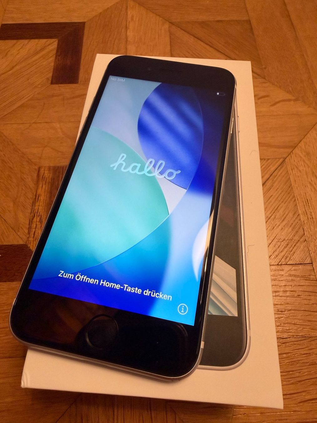 Apple Portables: iPhone SE 2. Gen 64GB Weiss – D'occasion à Losone par Lillyba