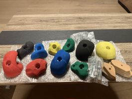 10 Klettergriffe/Bouldergriffe + 4 Holz-Tritte inkl Schraube