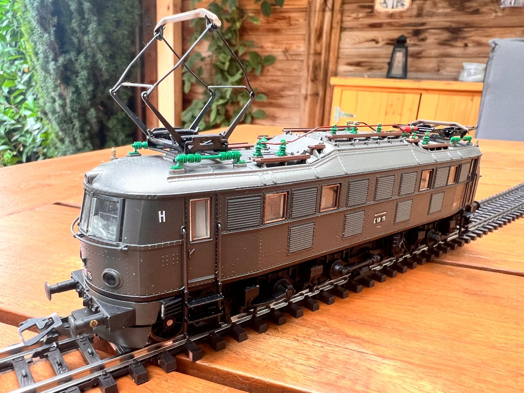 Märklin Modellini di ferrovie: Märklin H0 3368 E-Lok Br. E18 15 blau der DB – Nuovo e nell'imballaggio originale da Gelterkinden venduto da Railroader
