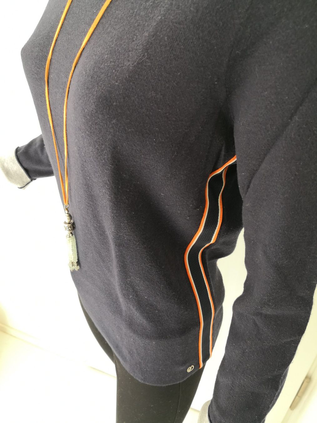 S.Oliver Maglioni & Felpe: 🤩S.OLIVER STRICK-PULLOVER DUNKELBLAU MIT ORANGE-STREIFFEN – Usato da Olten venduto da Naja-Twins-Twins 7