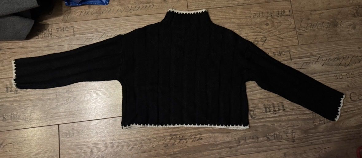 Pulls & Sweat-shirts: Damen Pullover schwarz weiss gestrickt  – Neuf (Voir description) à Marbach SG par Rob_sta