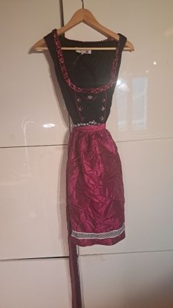 Dirndl schwarz violett mit Schürze guter Zustand