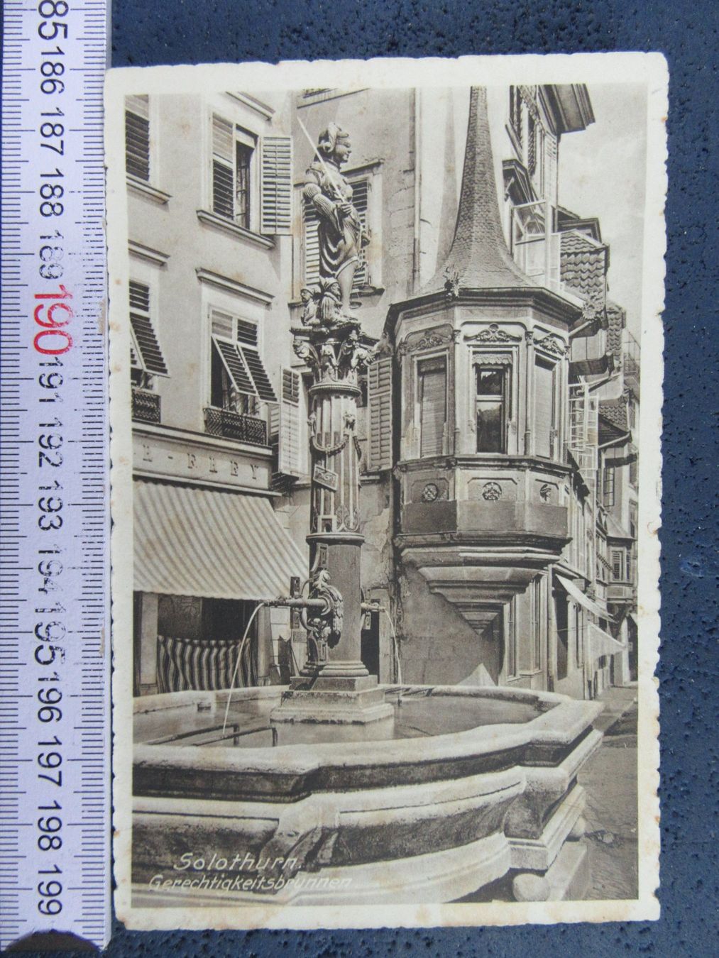Cartoline postali: SOLOTHURN GERECHTIGKEITSBRUNNEN SO AK – Usato da Ettingen venduto da Hausi4711