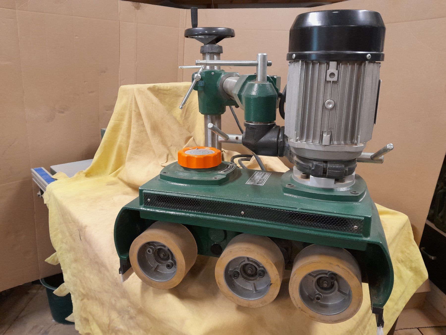 Alle Maschinen: Vorschubapparat FELDER Variofeed3 – Gebraucht aus Baar von holzatelier 1