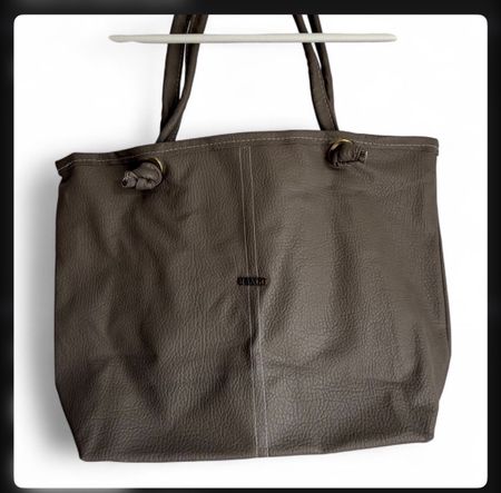 Brown leather bag with gold hardware #leather