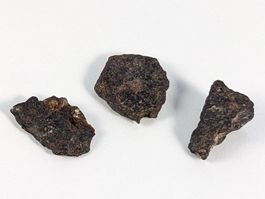 NWA Meteorit 3 kleine Stk. ca.4 Gramm