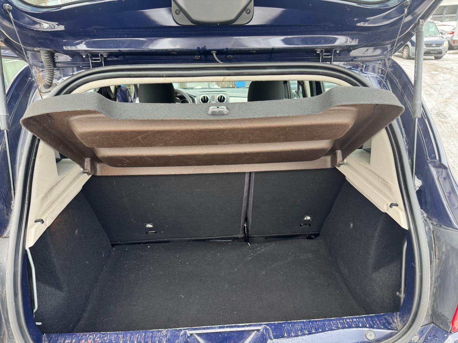Dacia Automobili: Dacia Sandero 1.2 75 55KW – Usato da Couvet venduto da Geiser-Automobiles 8