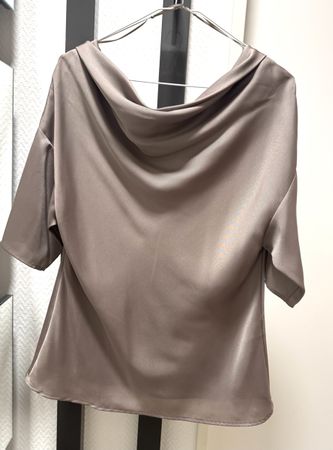 Damen Bluse Adolfo Dominguez beige Grösse 42 neuwertig