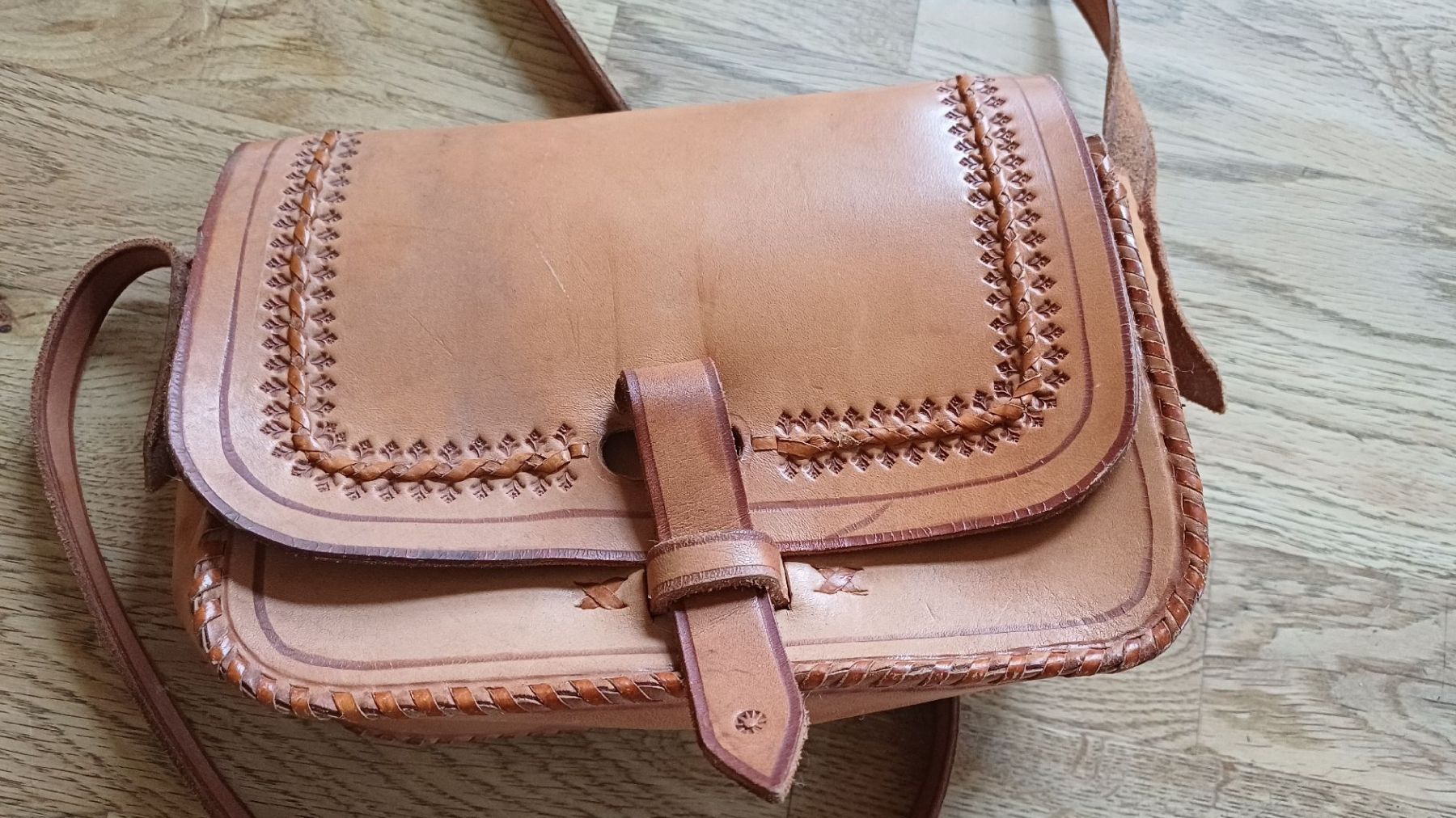 Borse da donna: Kleine Ledertasche – Usato da Flawil venduto da Pinkmalibu 1