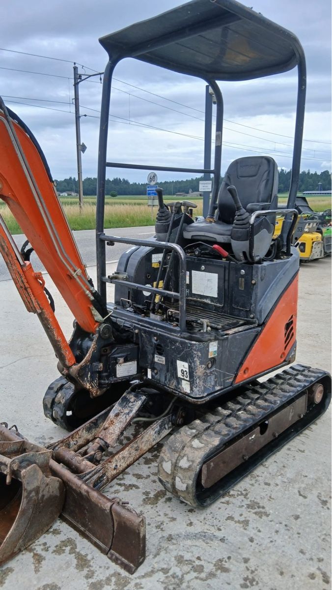 Hitachi Bagger: Bagger Hitachi ZX 17 U – Gebraucht aus Niederbipp von baggerch 1